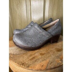 BOC Born Shoes Peggy Gray Pebble Slip On Wedge Clogs Womens 8.5 NEW